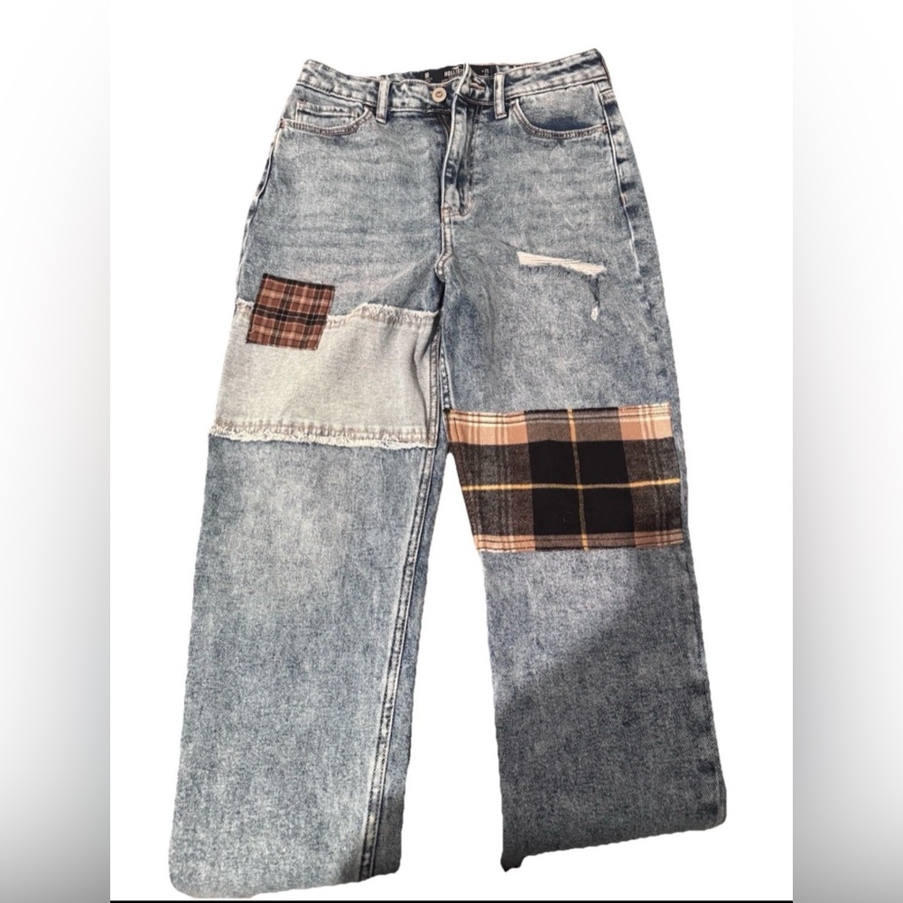 NWOT Hollister Ultra High Rise Distressed Mom Denim